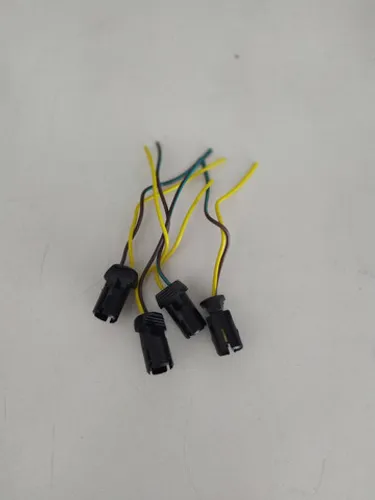 Soquete para lâmpada pingo. Instalado. R$ 20,00 cada.