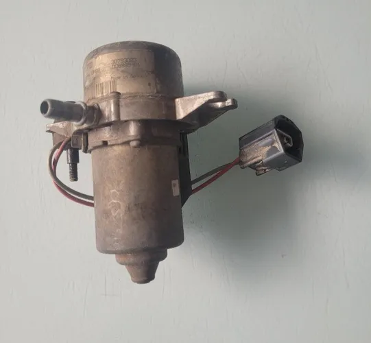 Bomba Vácuo Volvo 30793023 S40 V70 C30 2.5 T5 2007 2008