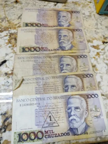 5 notas antigas 1000 Cruzados Serie A e B - Machado de Assis