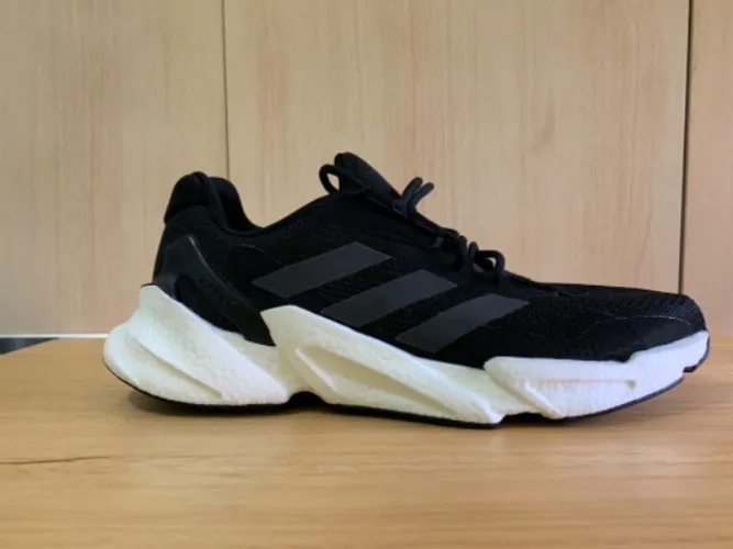 Tênis adidas