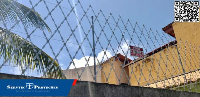 Somos especialistas em cercas de proteção tipo concertina e rede laminada.