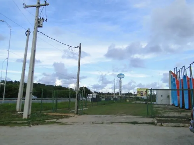 Complexo comercial as margens da br 101 com uma área de 20.000 metros quadrados