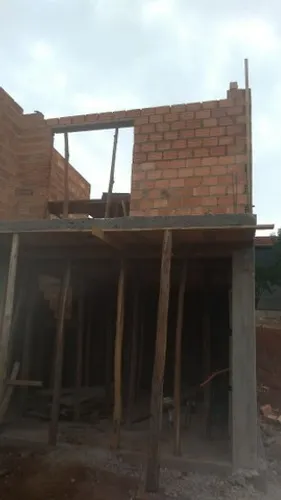 Construção de casas e sobrados
