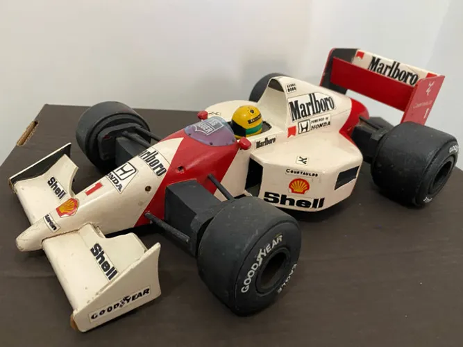 Miniatura Carro Ayrton Senna McLaren Honda 