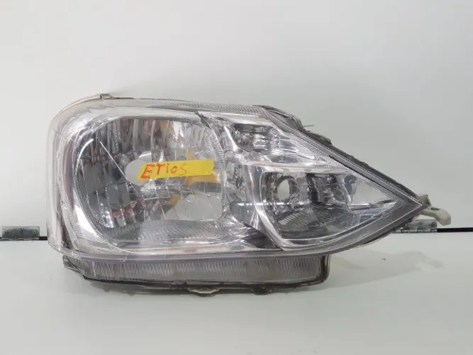 Farol direito Etios 2013 2014 2015 2016 2017 Carcaça Cinza Original BG122