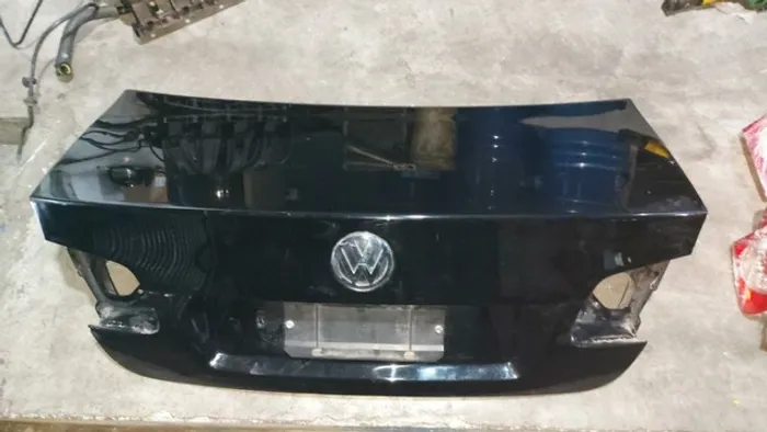 Tampa traseira volkswagen Jetta 2007 2008 2009