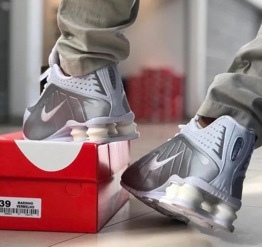 Promoção Tênis Nike Shox R4 Branco Refletivo