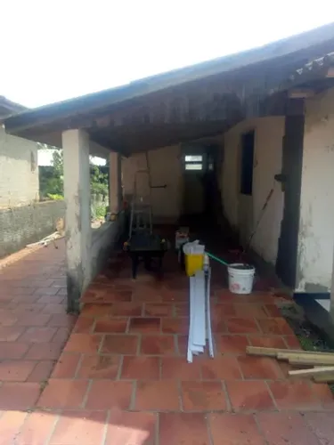Pedreiro disponível e montado de móveis 