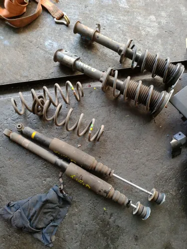Kit suspensão Renault kwid molas e amortecedor