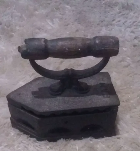 Ferro de Passar à Brasa Vintage