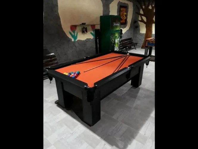 Mesa de Sinuca e Bilhar 2,25 x 1,25 Tecido Laranja Bordas Pretas