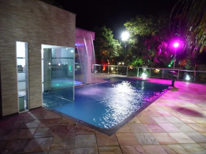 Sítio em condomínio de Lagoa Santa, com piscina, sauna, área de churrasco.