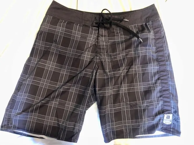Shorts (bermudas) de praia (Osklen/ QuickSilver/ Wollner)