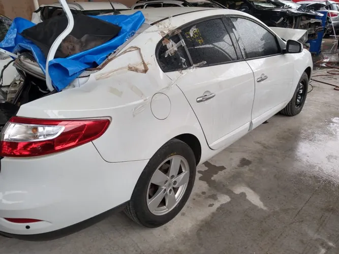 Sucata de renault Fluence 2014 disponivel para retirada de peças