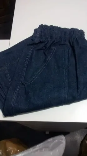 Calça jeans de elástico