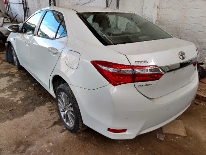 Sucata Toyota Corolla 2.0 2015 automatico