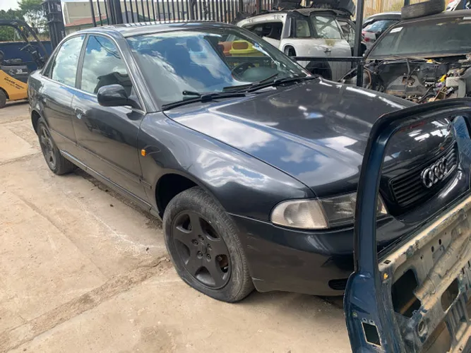Audi a4 sucata para retirada de peças 