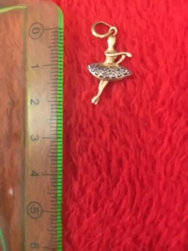 Pingente bailarina ouro 18k