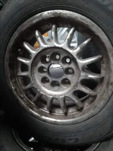 Roda aro 13 Binno aranha 1 preta multi furo usada jogo