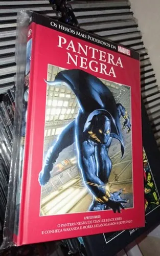 Pantera Negra salvat capa vermelha