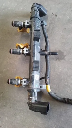 flauta com  bicos Fiat argo mobi uno drive 1.0 3 cilindros 