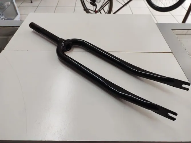 Garfo de bicicleta anos 80/90 em aço carbono novo de estoque antigo.