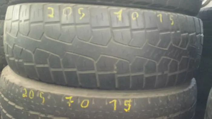 Pneu 205 70 15 Pirelli scorpion atr palio adventure usado estepe