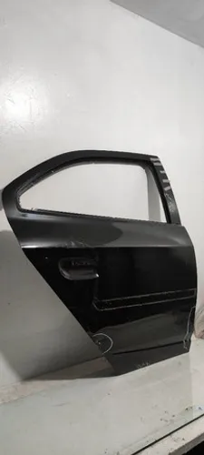 Porta traseira direita onix leve avaria