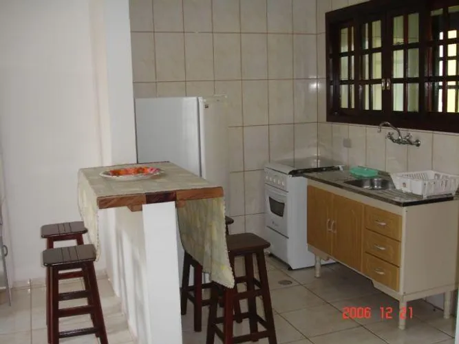 Residencial Vista Alegre: apartamentos em Bertioga de 1 e 2 dormitorios