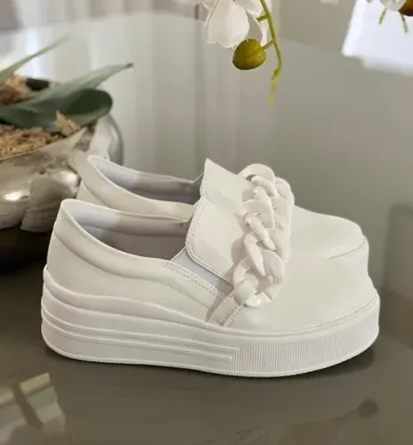 Tênis slip on branco TAM 39