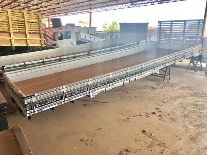 CARROCERIA MADEIRA 8,30