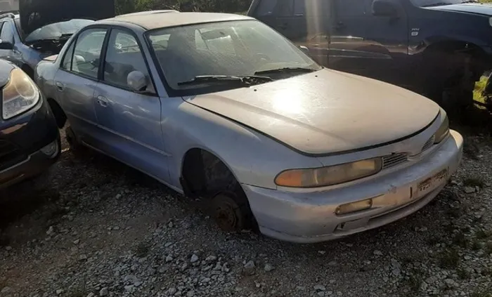 Sucata Mitsubishi Mmc Galant ES 1995 Para Retirada de Peças