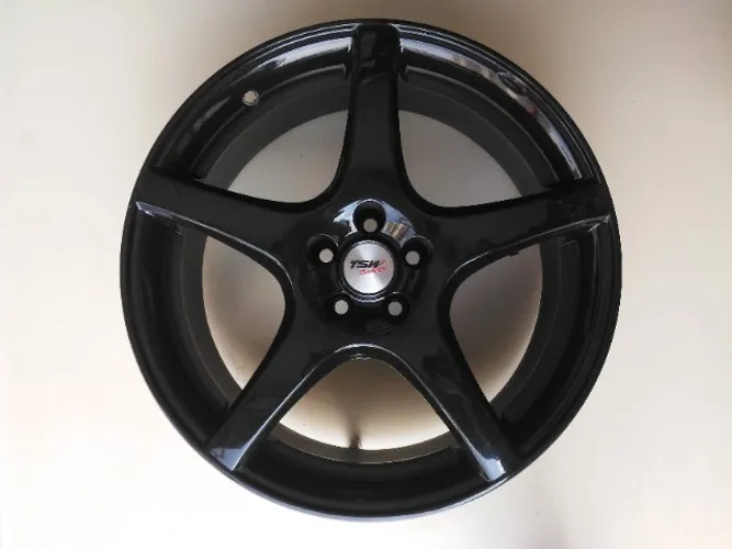 Rodas Aro 18  TSW 5x100 18x8 35 Preta Brilhante  Usada