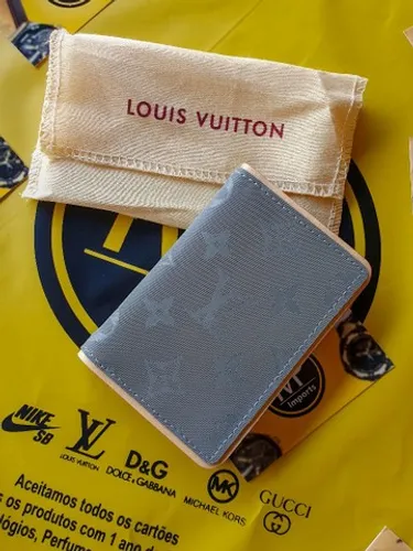 Carteira Louis Vuitton refletiva