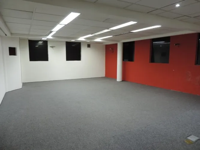 Imóvel comercial adequado para escritório ou clinica com 8 salas com 2 pavimentos e 400 m2