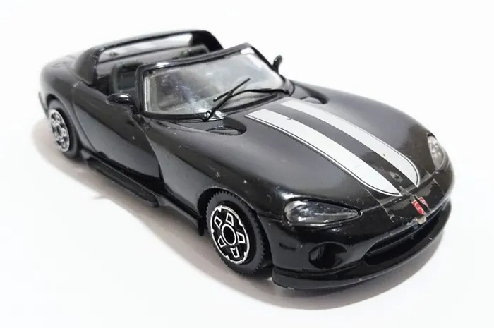 Miniatura<br>Burago esc 1:43<br> PRETO Dodge Viper RT 10<br> Italy