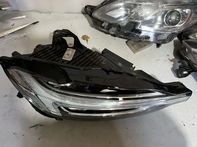 Farol Volvo Xc60 2017/2022 Original