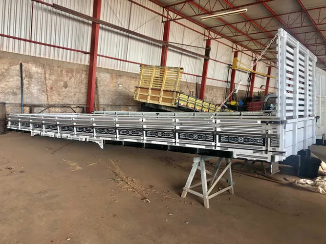 CARROCERIA MADEIRA 8,30