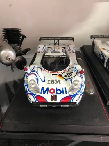 Miniatura Porsche 911 GT1 maisto 1/18