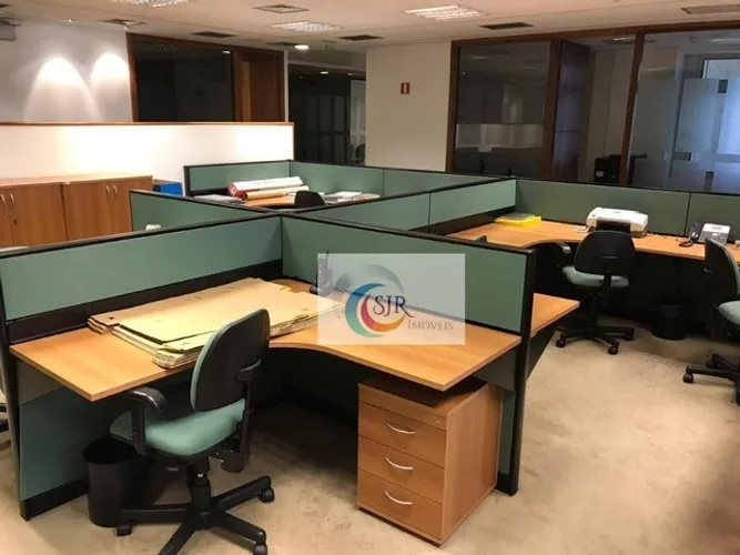 Conjunto MOBILIADO com 805 m² , 16 vagas de garagem com manobrista, 10 banheiros, sendo 1 