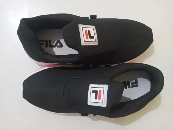 Tênis Novo Sapatos FILA PRETO E Rosa número 37