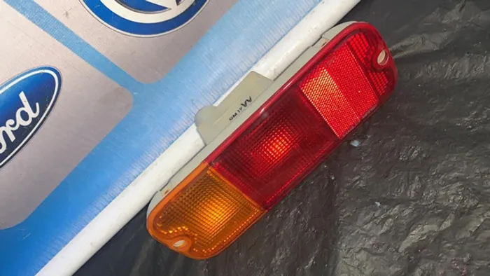 Lanterna Neblina Refletor Farol Suzuki Jimny Ano Esquerda