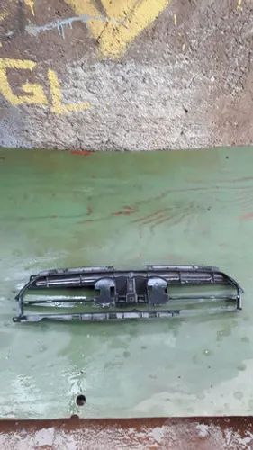 Grade interna parachoque audi a4 13/15 