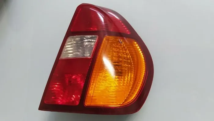 Lanterna- Lado Direito Renault Clio Sedan 2005