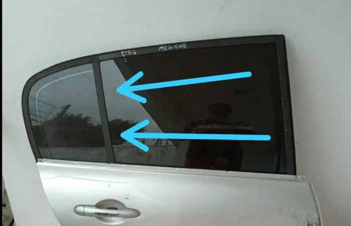 Vidro Fixo Porta Traseira Direita Renault Megane