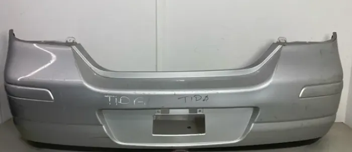 Parachoque Nissan tiida