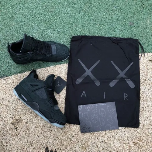 Air Jordan 4 retro X KAWS "Black"