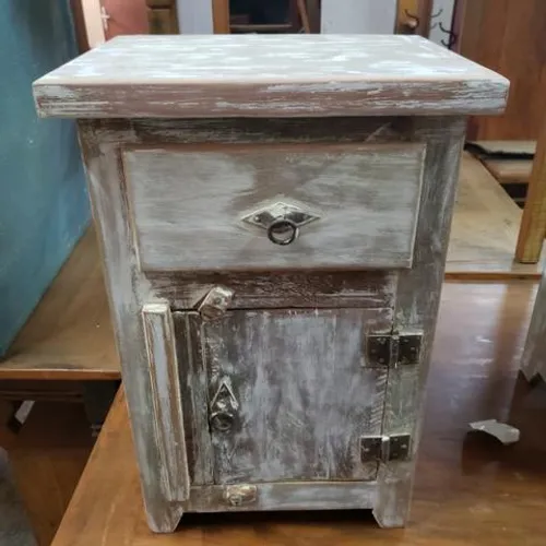 Mesinha de Cabeceira Demolição Maquinado Com Patina