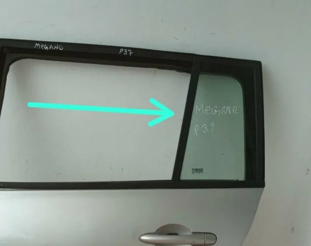 Vidro Fixo Porta Traseira Esquerda Renault Megane