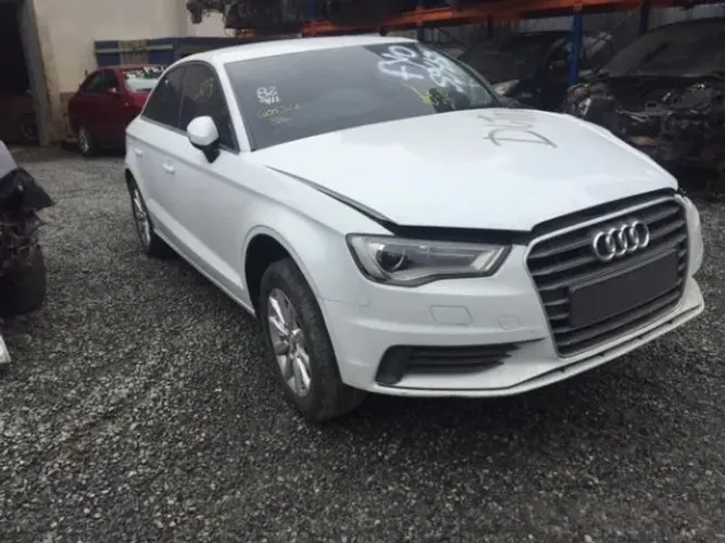 Audi A3 1.4 2015 Airbag Motor Farol Retrovisor Capo Porta Lantena Sucata
